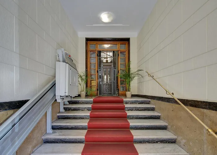 Vatican Boutique Stylish &quite Roma
